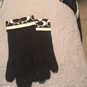 Coach knit gloves
